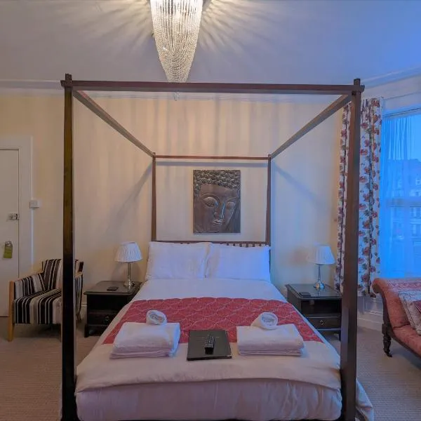 The Senarth Guesthouse - Seaside Guesthouse with Breakfast & Free Parking, hotel em Llandudno