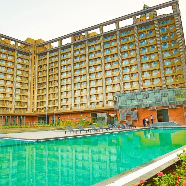 The Weekend Address, ξενοδοχείο στο Σουράτ