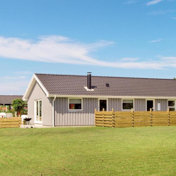 Cozy Home In Vinderup With Kitchen