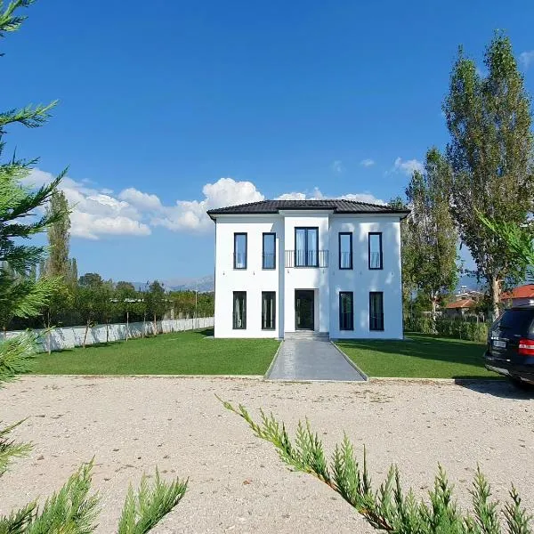 Nerium Garden Inn Tirana Airport, hotel in Rinas