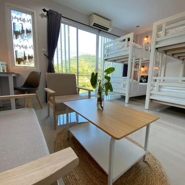 Khaolak Mind Home Hostel, hotel in Khao Lak