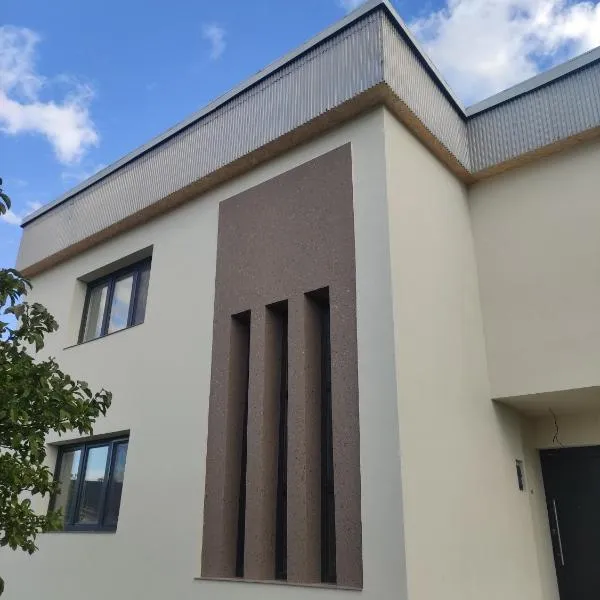 House Zalužice - Michalovce, ξενοδοχείο σε Lazňany