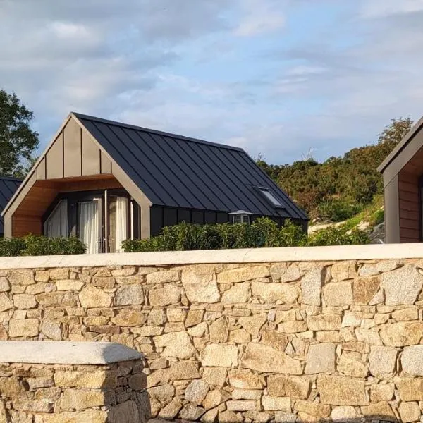 The Rocks - Luxury Glamping Resort, hotel in Newry