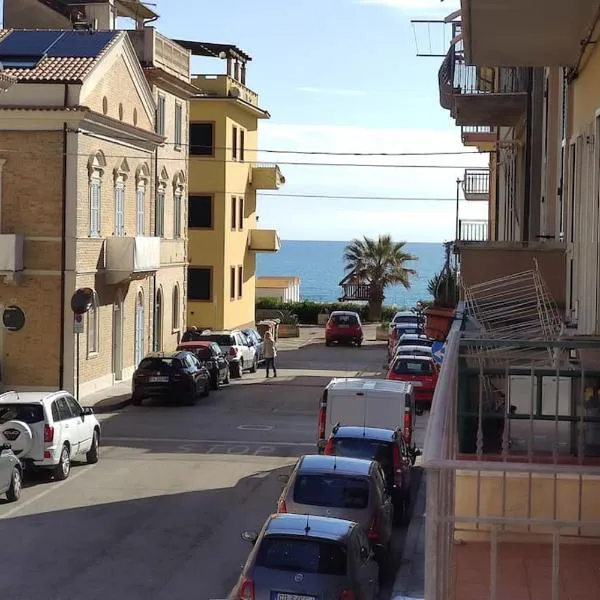 Da Panco e Vera via Nino Bixio 15, hôtel à Porto Recanati