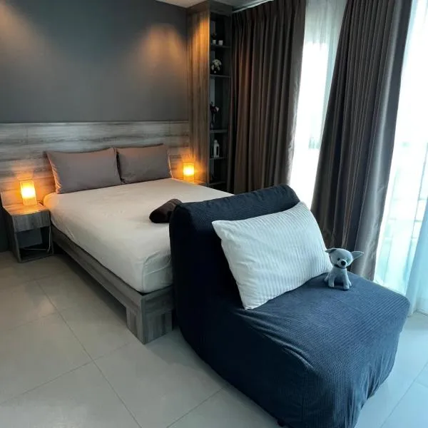 Grandblue Condominium#702 Seaview TopFloor MaePhim Rayong、メーピンのホテル