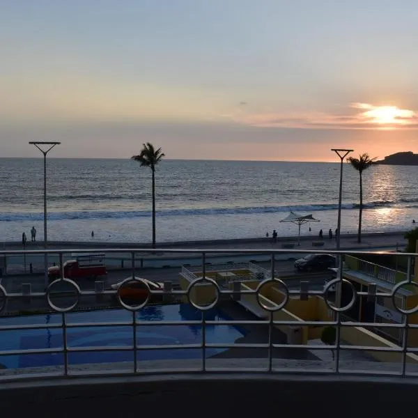 Departamento en Torre Miramar, Malecón de Mazatlán, hotel in Mazatlán