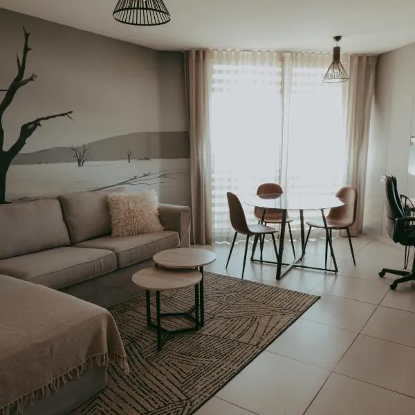 NAMIB Suite - Luxury Apartment near Grove Mall & Hospital Airbnb, ξενοδοχείο σε Windhoek