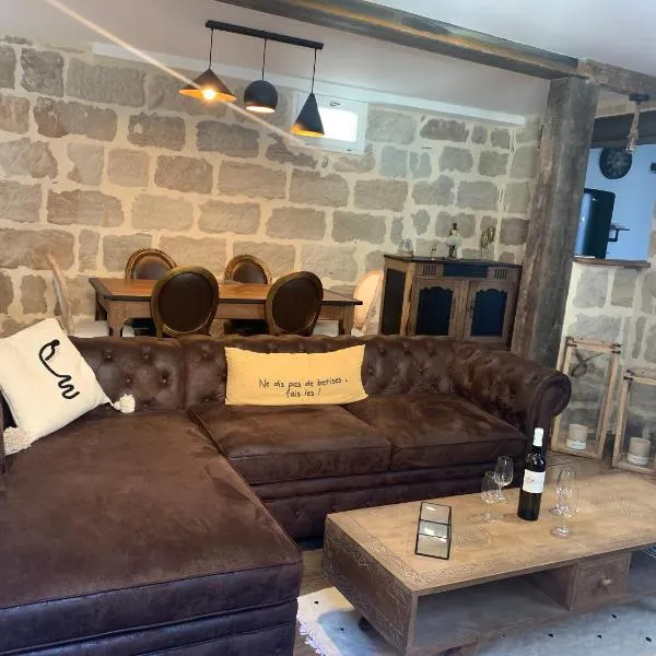 appartement de charme centre historique de Brive, hotel v destinaci Brive-la-Gaillarde