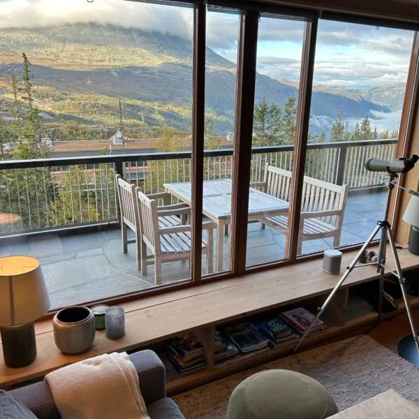 Astonishing Mountain Lodge at the top of Gaustablikk, 25m2 west facing terrace, 3 bedrooms, hotel em Gaustablikk