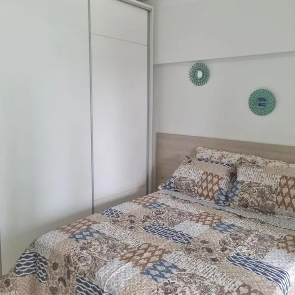 1/4 na praia de Armação, hotel in Salvador