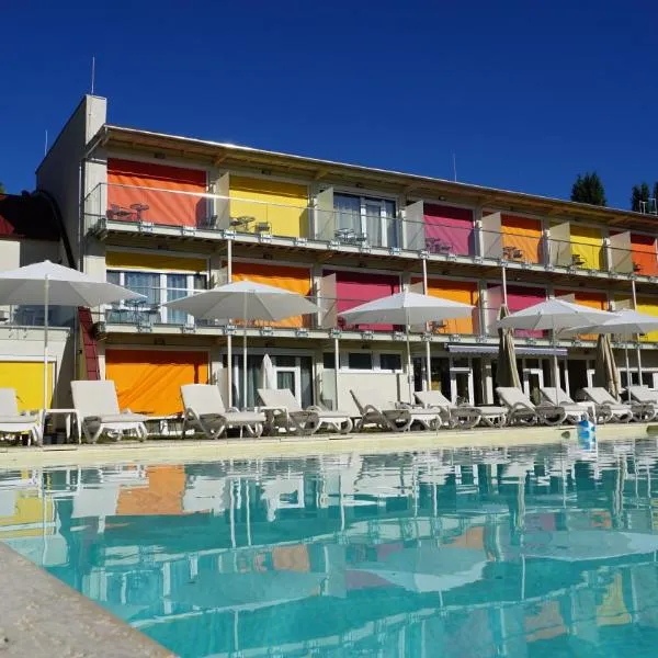 Colors Holiday Hotel, hotel v Siofoku