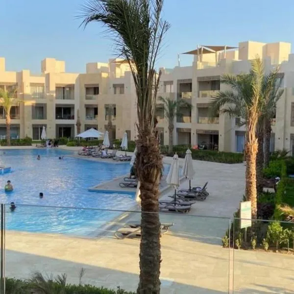 Mangroovy Magic PoolView 1BR in Beachfront Complex M3 3A 13, hôtel à Hurghada