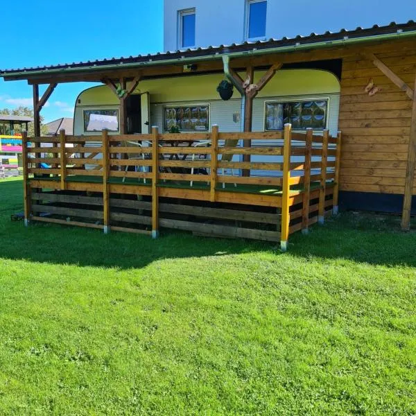 Guesthouse Wallenborn - Caravan Chalet, hotell sihtkohas Wallenborn