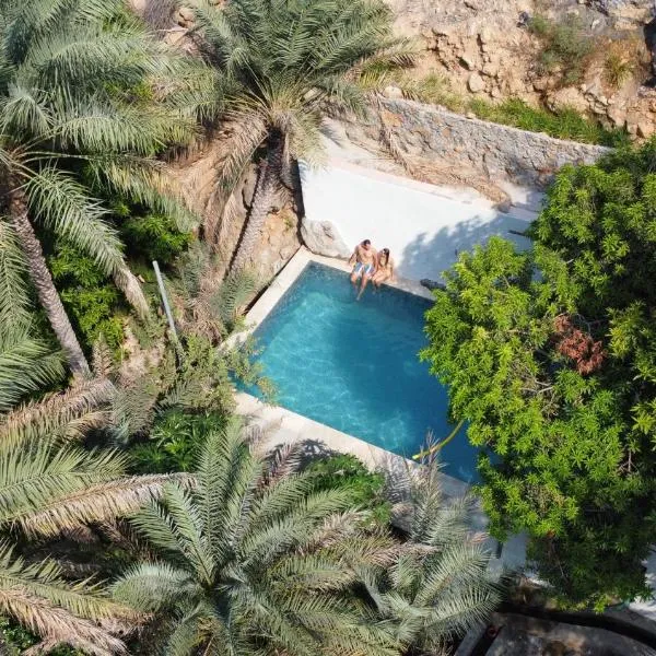 Nomad inn Tiwi, ξενοδοχείο σε Ḩillat al Ḩişn