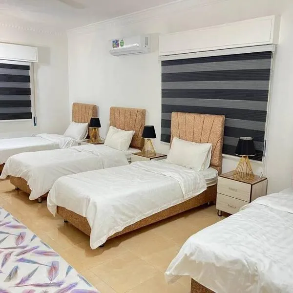 Lovely 3 bedrooms rental unit, hotel in Aqaba