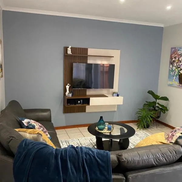 CozyatCaley - Private Apartment, ξενοδοχείο σε Centurion