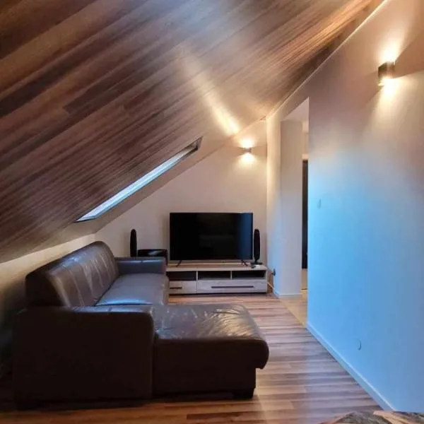 Noclegi w Dawnej Łaźni、Żarkiのホテル