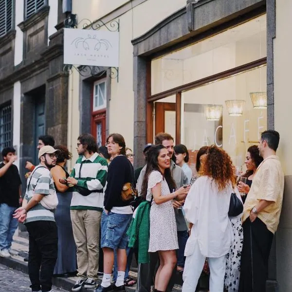 Jaca Hostel Funchal、フンシャルのホテル