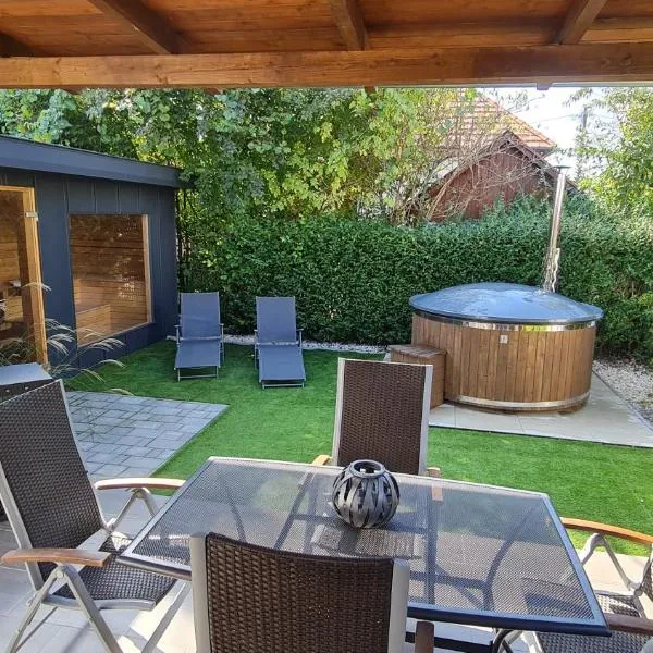 FortunaBeachHouse, ξενοδοχείο σε Zamárdi