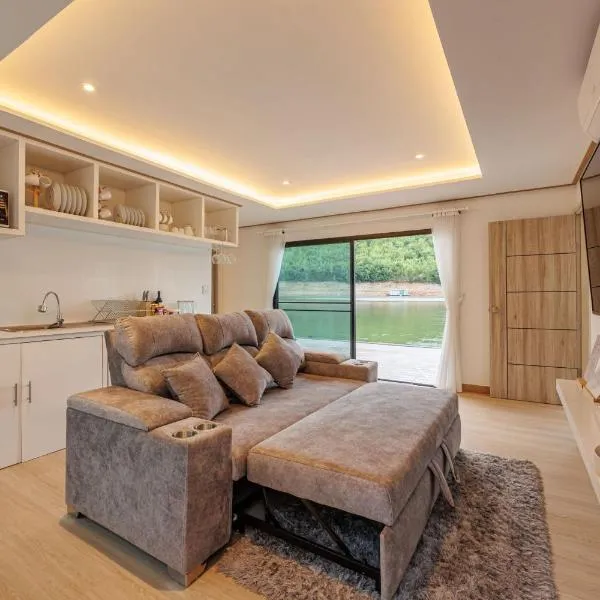 Lakeation kanchanaburi, hotel v destinaci Ban Wang Khun Knachen