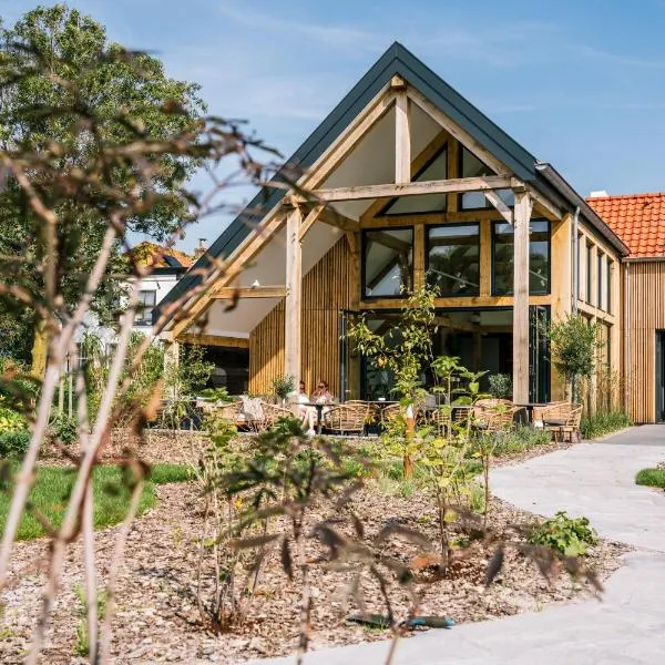 Op Oost Boutique hotel & Restaurant het Kook Atelier, hotel v destinaci Oosterend