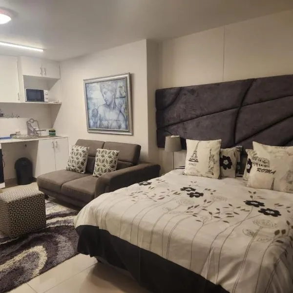 Umhlanga flat near Gateway mall, hotel in Durban