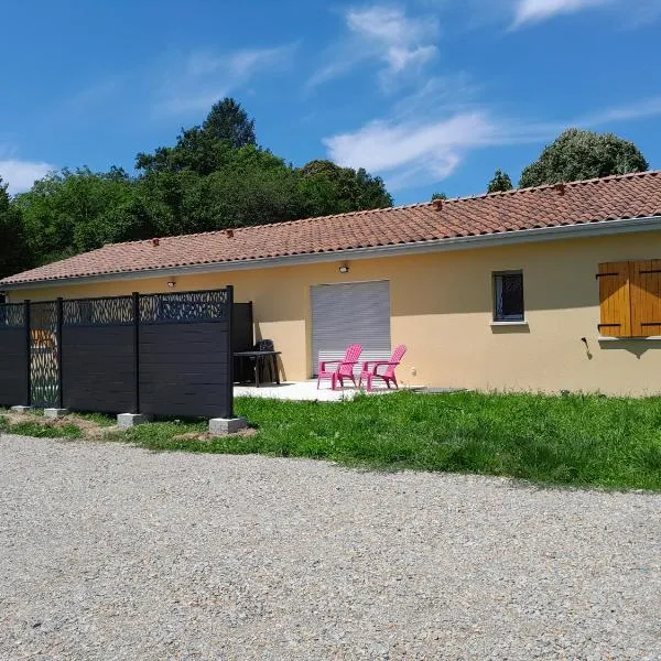 Domaine des Hameaux du Lac - BG, Hotel in Saint-Pardoux