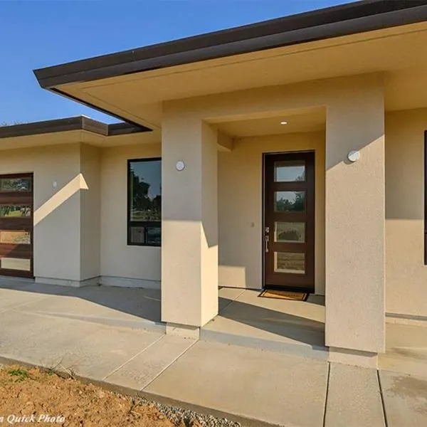 Two bedroom with river access, hotel in Redding