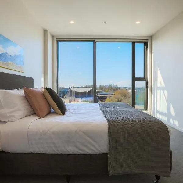 Luxury 2 Bedroom CBD Apartment with Free Parking, hotel in Christchurch