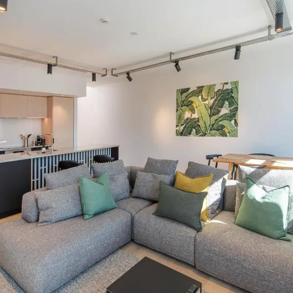 Inner City Apartment 2 - Modern, Rooftop Balcony, hotel in Nelson