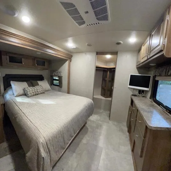 Sunrise Hideaway、クリスタルリバーのホテル