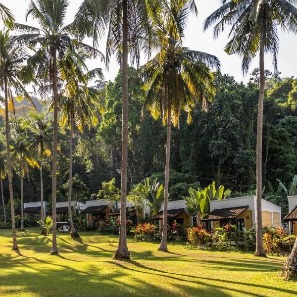 Phukhaolak Resort, hotel in Khao Lak