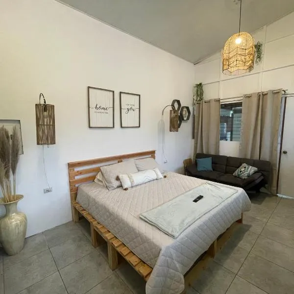 Casa Serena B&B, hotel i Nueva San Salvador
