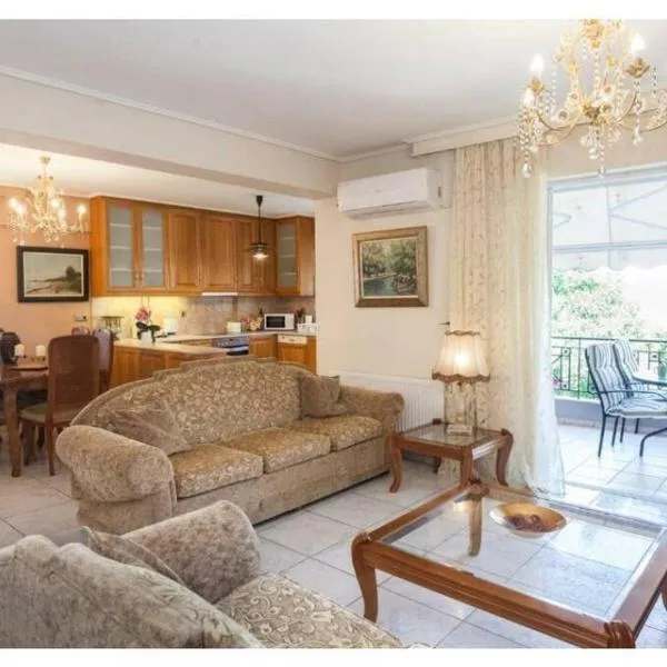 Luxury 2BR Retreat in Marousi, hotel in Athens
