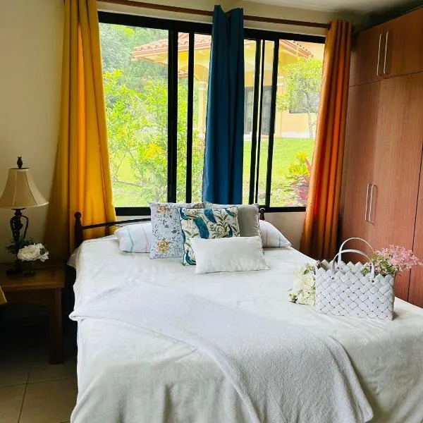 Altos del Maria -mountaine views, hotel in Sorá