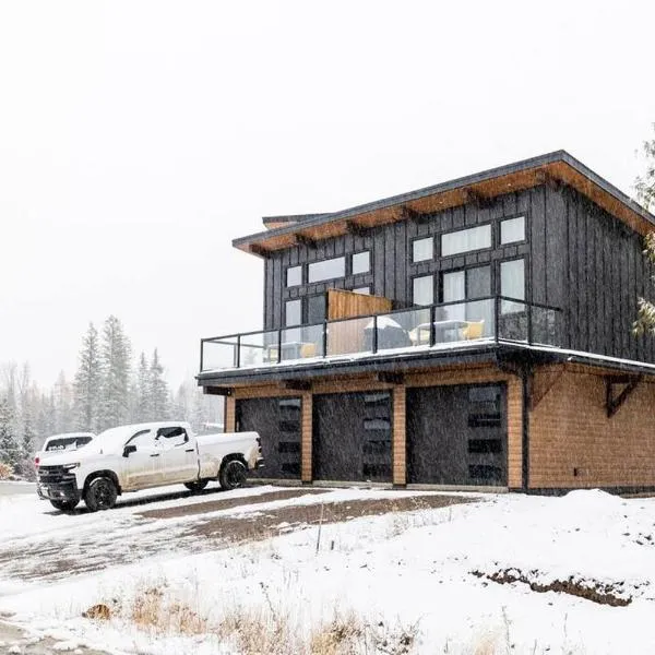 22 Sunniva by StayIn, hotel in Fernie