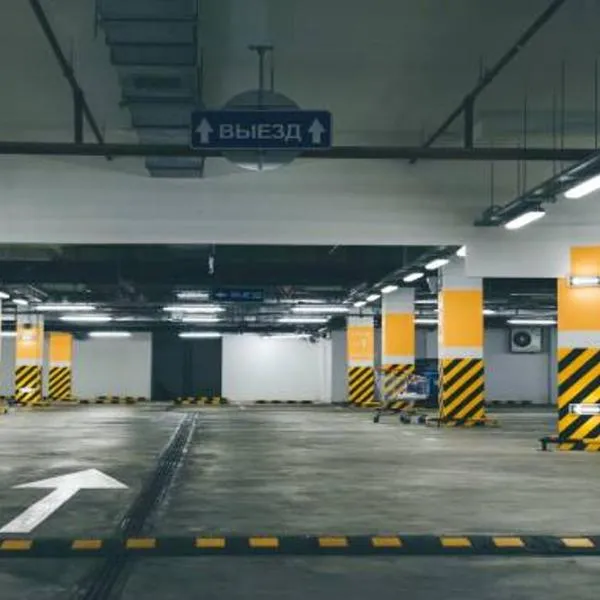 CAR PARKING AGRINIO SMART KEY BOX by PROJECT 86 IKE, hotel a Agrinion