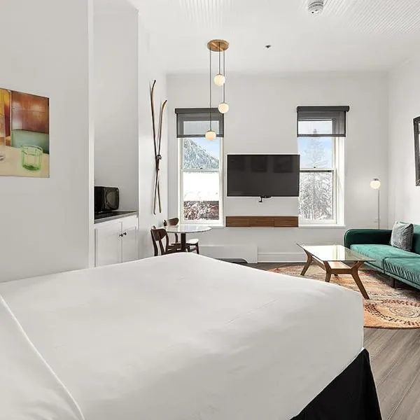 Independence Square 202, Hotel Room Over-looking the Mall and Aspen Mountain, hotel u gradu Aspen