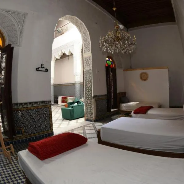 Riad Dar belghiti, hotel v destinaci Fès