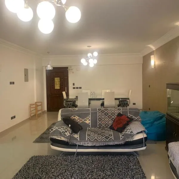 شقة ألترا سوبر لوكس بكمبوند البارون المعادى, hotel en El Cairo