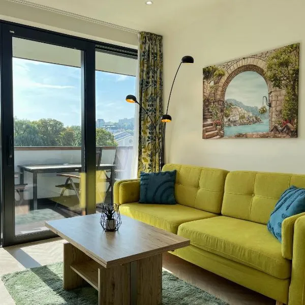 Luxury City Retreat with Terrace, hotel v Košicích