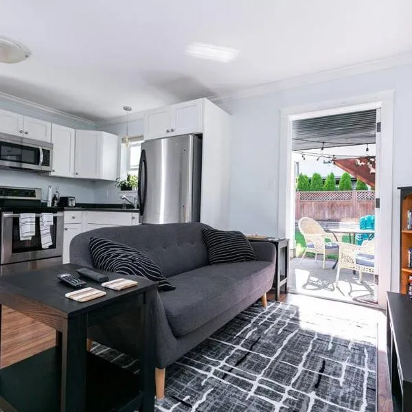 Great 1-bedroom Suite Near Downtown Langford, hotel v destinaci Victoria