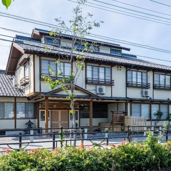 Fuji Sakura Onsen Ryokan, hotel in Fuefuki