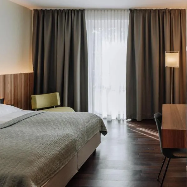 HEINhotel vienna airport: Schwechat'ta bir otel