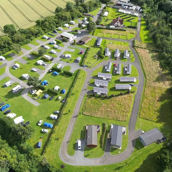 Linwater Caravan Park - Luxury Lodges and Static Caravans near Edinburgh, ξενοδοχείο σε Newbridge