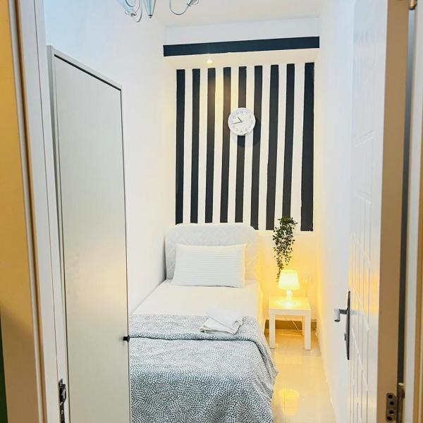 Strips Partition Room Al barsha 1 Near MOE Metro, Dubai