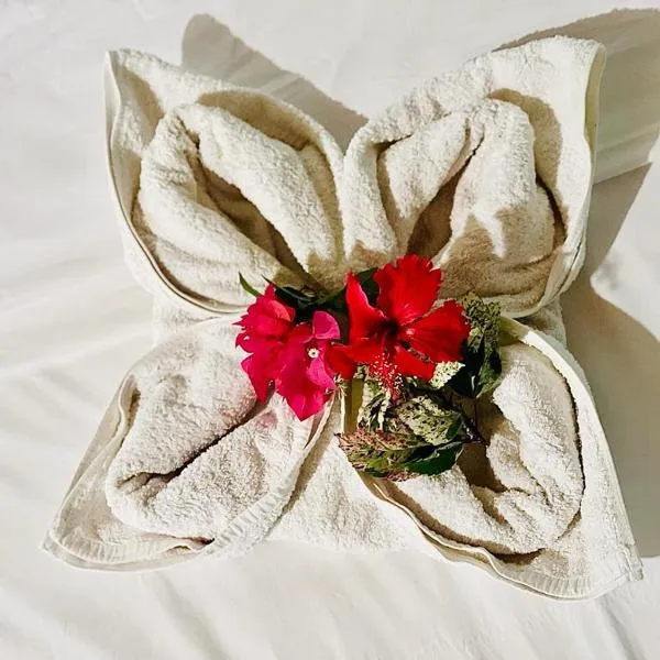 Kurnia Family Homestay & Restaurant!, hotel v destinaci Huu