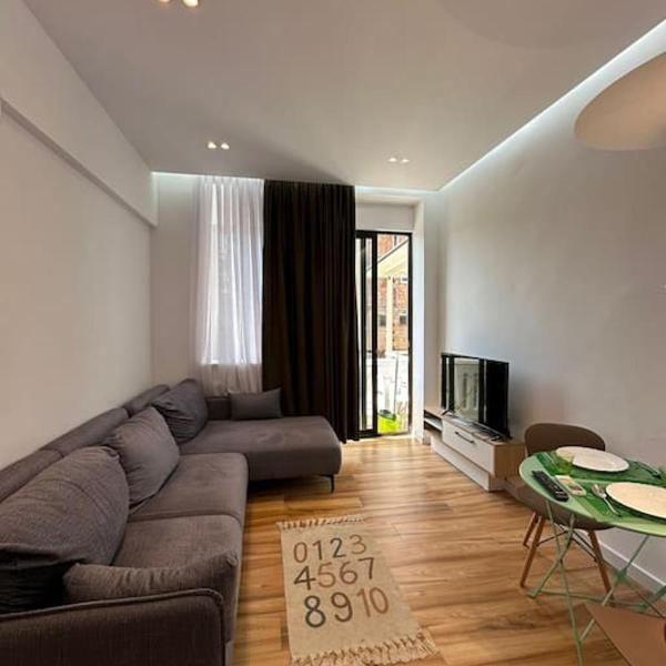 Sunrise Apartment, Tirana