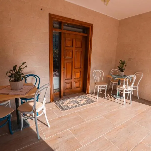 NANA, hotel in Vlorë