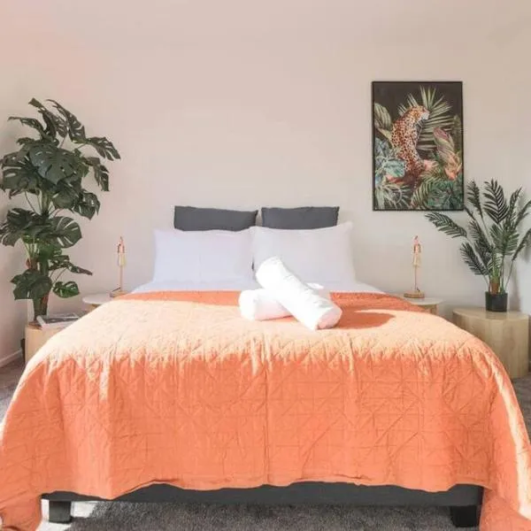 CBD with Style and Luxury - Free Parking, hotel in Christchurch
